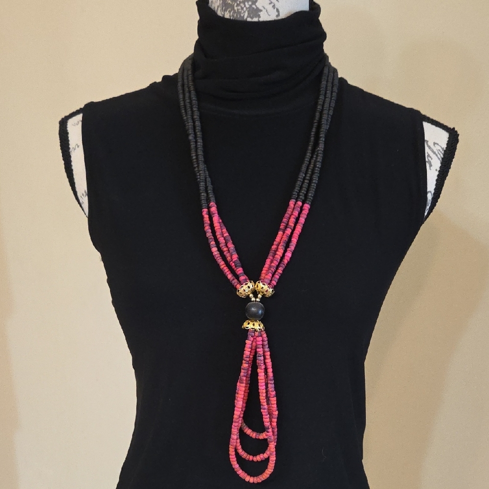 Elegant Black and Pink Beaded Necklace